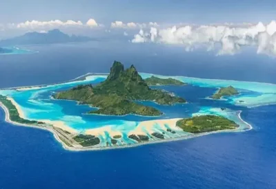 Pulau Eksotis di Prancis yang Menawarkan Keindahan Alam dan Sejarah Menarik